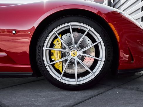 Used 2018 Ferrari 812 Superfast image 28