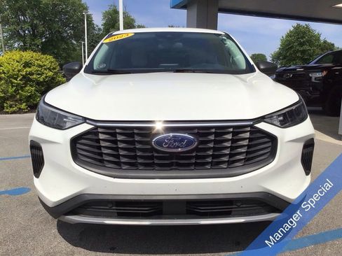 Used 2023 Ford Escape Active w/ Cold Weather Package FWD image 13