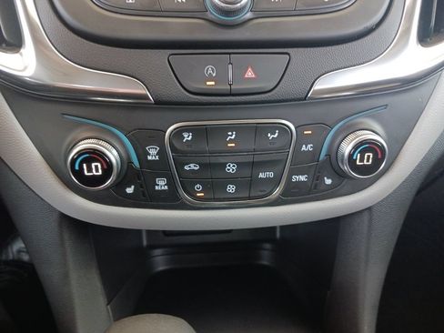 Used 2024 Chevrolet Equinox LT AWD/4WD image 23