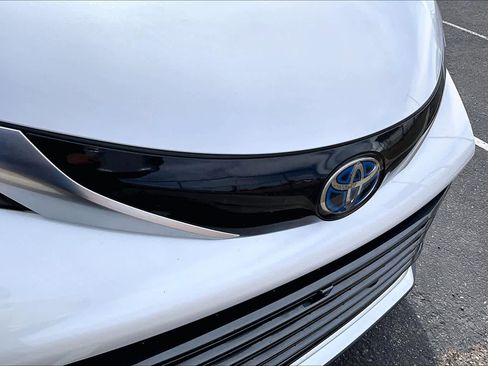 Used 2024 Toyota Sienna Platinum image 27