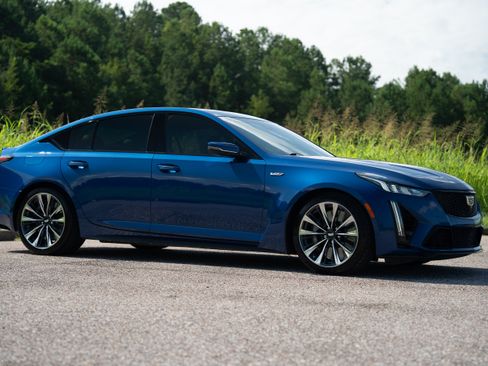 Used 2022 Cadillac CT5 V Blackwing RWD image 12