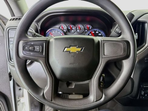 Used 2020 Chevrolet Silverado 1500 Custom w/ Custom Value Package RWD image 15