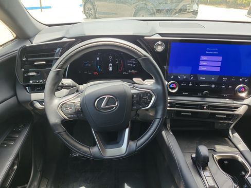 Used 2025 Lexus RX 350 Premium w/ Accessory Package (Z1) FWD image 17