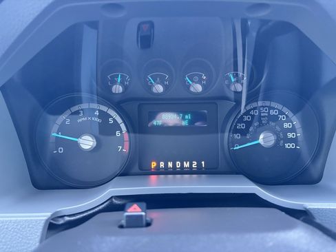 Used 2016 Ford F250 XL w/ Power Equipment Group image 3