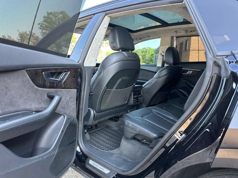 Used 2019 Audi Q8 Prestige w/ Luxury Package AWD/4WD image 19