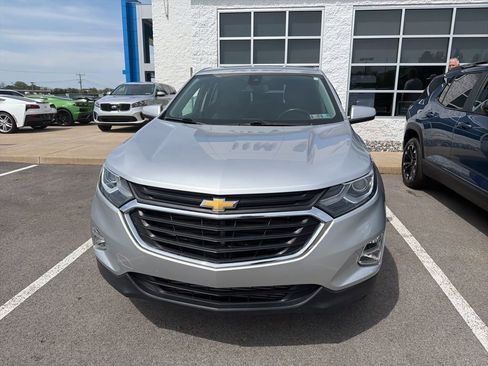 Used 2020 Chevrolet Equinox LT image 2