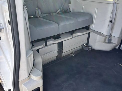 Used 2010 Chrysler Town & Country Touring image 63