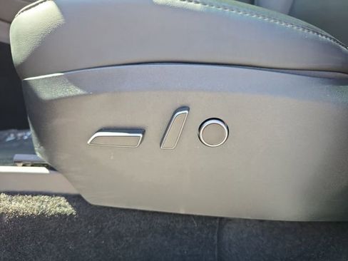 Used 2023 Tesla Model Y Long Range image 18