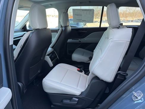 New 2026 Lincoln Aviator Premiere image 7