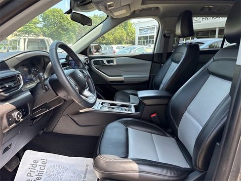 Used 2023 Ford Explorer XLT w/ Equipment Group 202A image 22