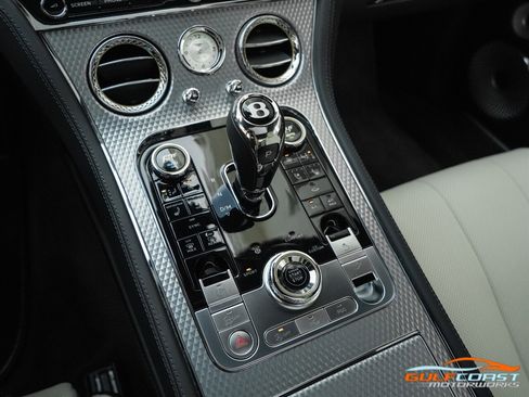 Used 2023 Bentley Continental GT V8 image 17