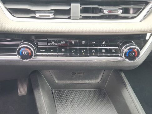 Used 2026 Chevrolet Equinox LT w/ Convenience Package II FWD image 15