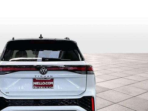 New 2026 Volkswagen Tiguan SE R-Line image 6