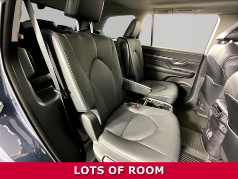 Used 2024 Toyota Grand Highlander AWD image 25