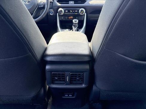 Used 2022 Toyota RAV4 SE w/ Convenience Package AWD/4WD image 17