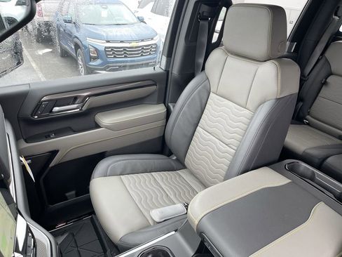 New 2026 Chevrolet Silverado 2500 ZR2 w/ LPO, Dark Essentials Package image 24