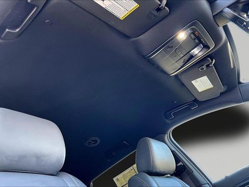 Used 2024 Buick Enclave Premium image 22