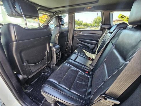 Used 2015 Jeep Grand Cherokee Overland image 17