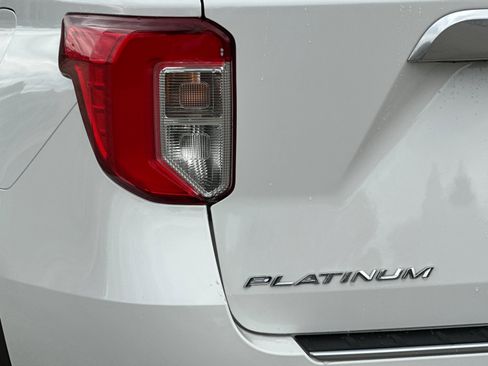 Certified 2022 Ford Explorer Platinum w/ Equipment Group 601A image 29