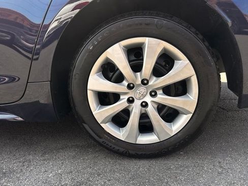 Used 2025 Toyota Corolla LE FWD image 29