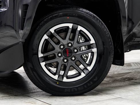 Used 2025 Toyota Tacoma TRD Sport AWD/4WD image 3