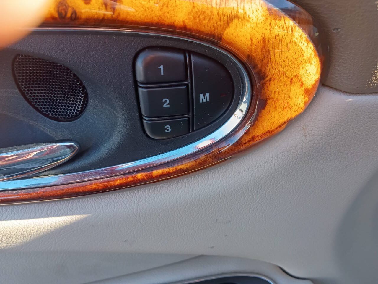 Used 2004 Jaguar XJ8 RWD image 16