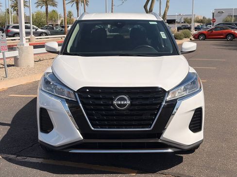 Certified 2023 Nissan Kicks SV FWD image 9
