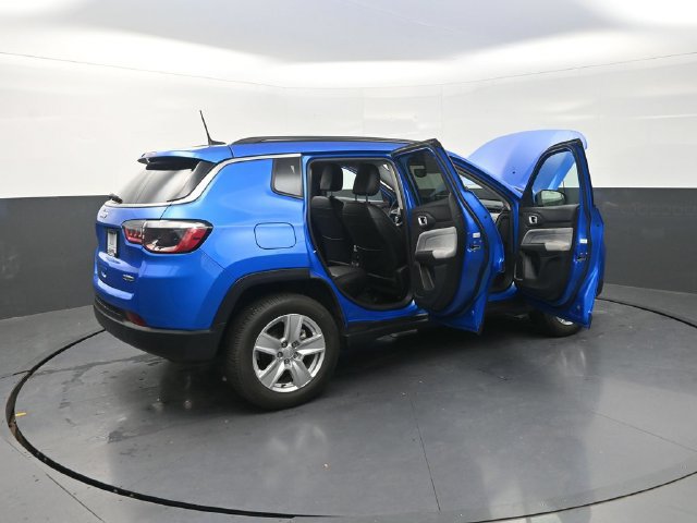 Used 2022 Jeep Compass Latitude AWD/4WD image 36
