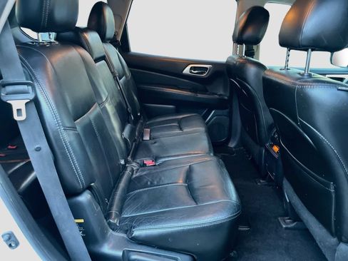 Used 2014 Nissan Pathfinder SL w/ SL Tech Package AWD/4WD image 28
