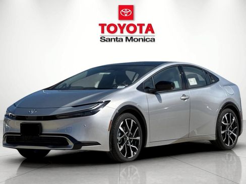 New 2027 Toyota Prius Plug-In Hybrid FWD image 6