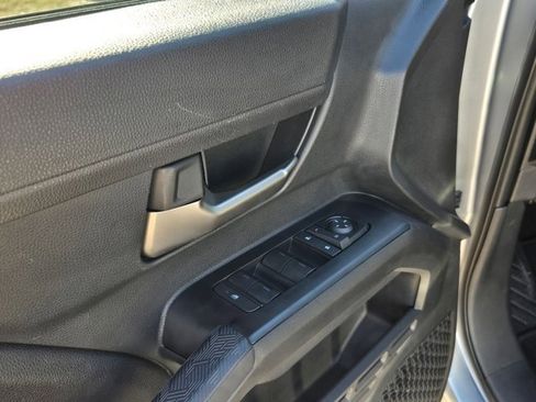 Used 2025 Toyota Tacoma TRD Off-Road image 14