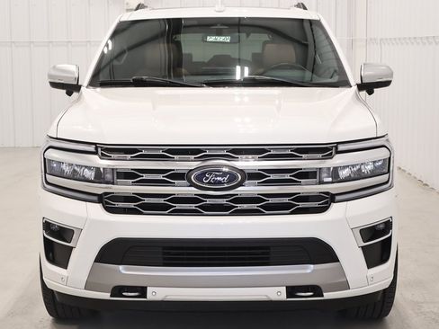Certified 2024 Ford Expedition Platinum image 5