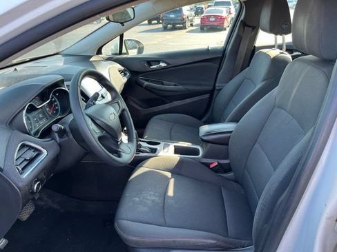 Used 2017 Chevrolet Cruze LS FWD image 6