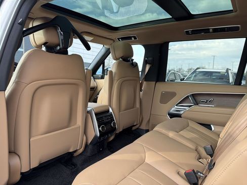 New 2026 Land Rover Range Rover Long Wheelbase SE image 11