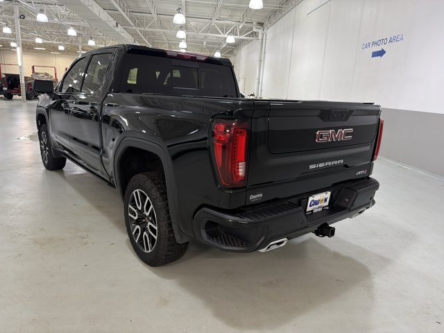 Used 2025 GMC Sierra 1500 AT4 w/ AT4 Premium Package AWD/4WD image 6
