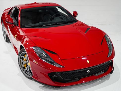 Used 2018 Ferrari 812 Superfast RWD image 27