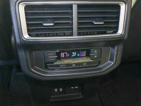 New 2026 Volkswagen Atlas Peak Edition image 17