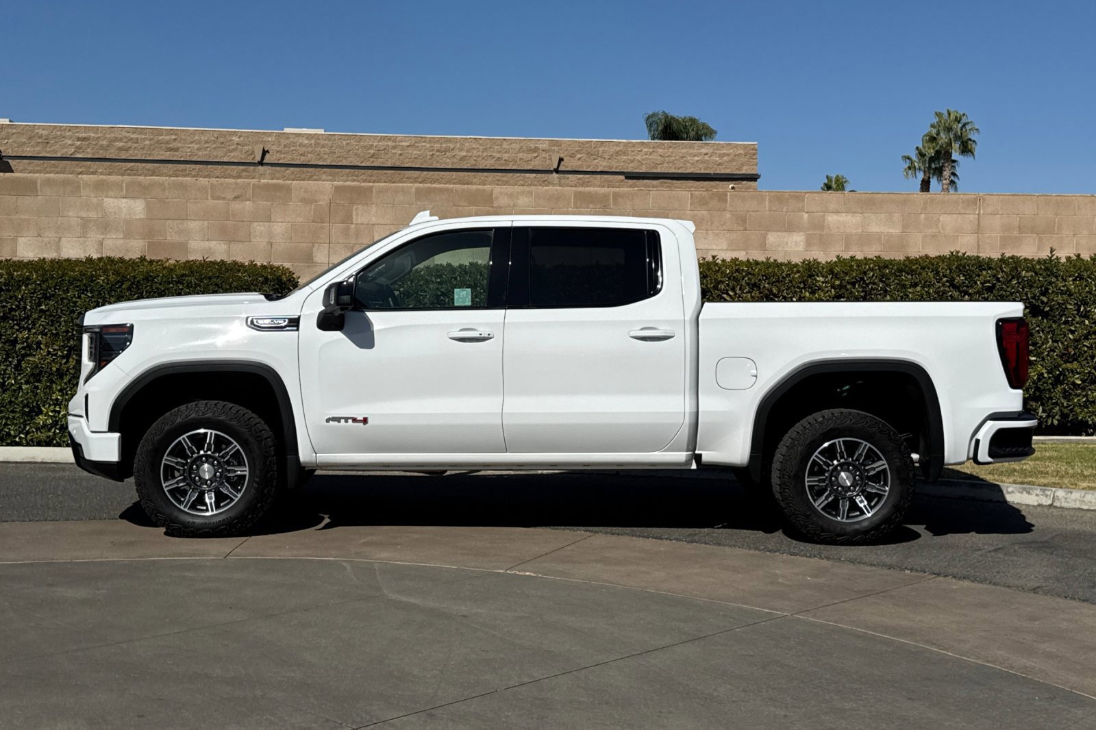 Certified 2025 GMC Sierra 1500 AT4 AWD/4WD image 7