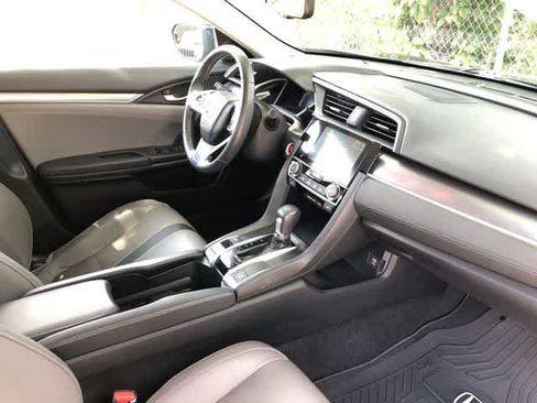 Used 2017 Honda Civic Touring image 37