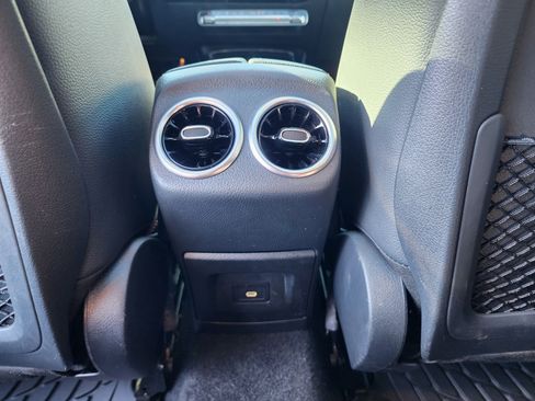 Used 2025 Mercedes-Benz CLA 250 image 17