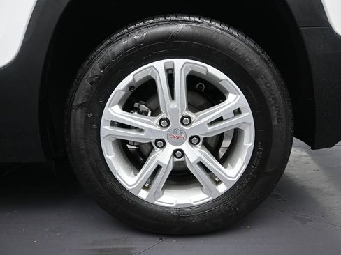 Used 2023 GMC Terrain SLE image 10