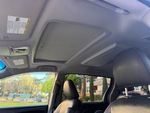 Used 2015 Toyota Sienna SE Premium FWD image 45