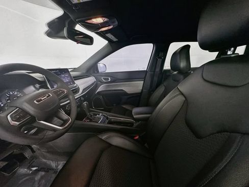 Used 2024 Jeep Compass Latitude AWD/4WD image 20