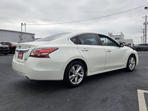Used 2014 Nissan Altima 2.5 SL w/ Moonroof Package FWD image 5