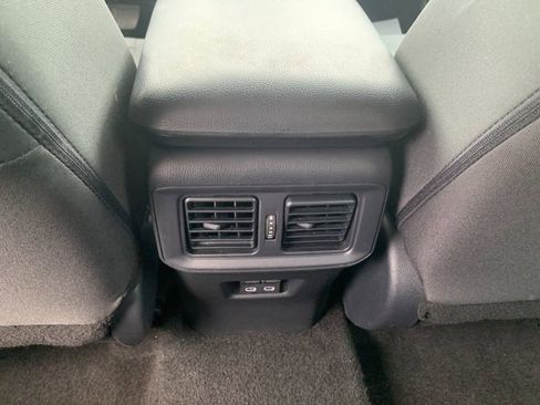 Used 2025 Toyota RAV4 XLE AWD/4WD image 15