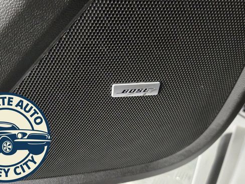 Used 2021 Chevrolet Traverse Premier image 24