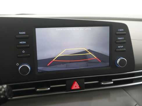 Used 2023 Hyundai Elantra SE image 25