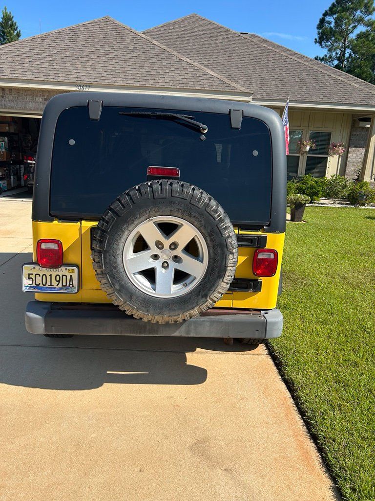 Used 2006 Jeep Wrangler Unlimited Rubicon AWD/4WD image 3