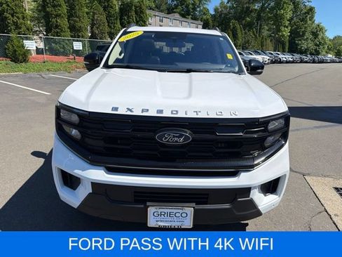 Used 2025 Ford Expedition Active AWD/4WD image 2