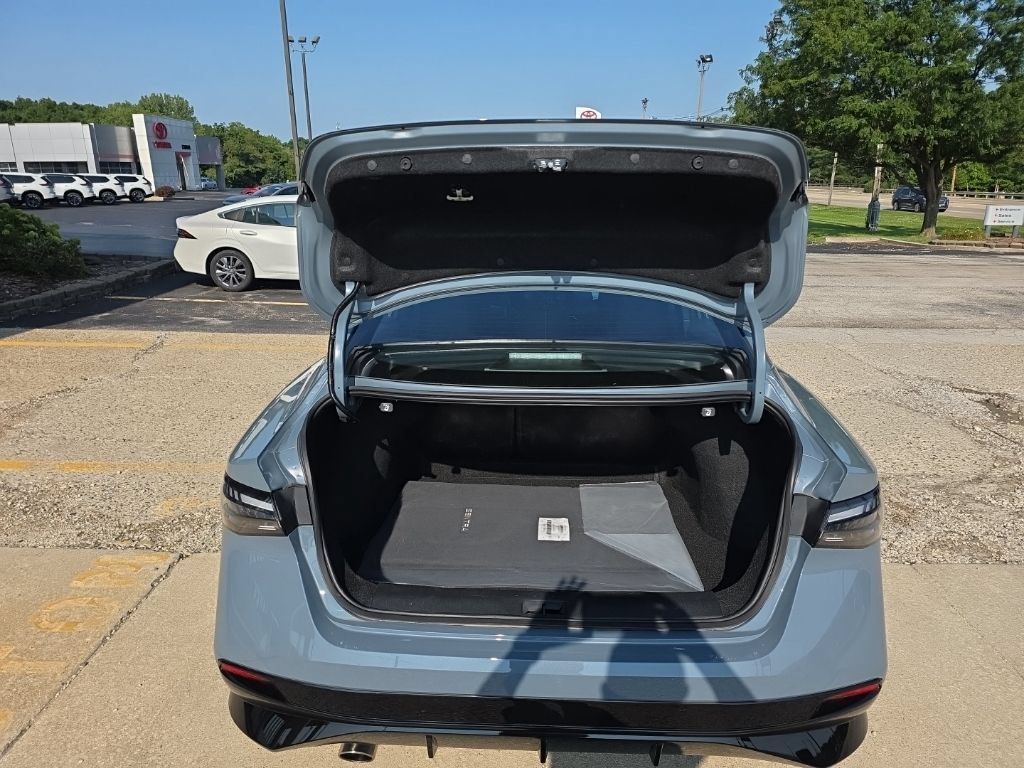 Certified 2026 Nissan Sentra SR w/ Floor Mat Package FWD image 5